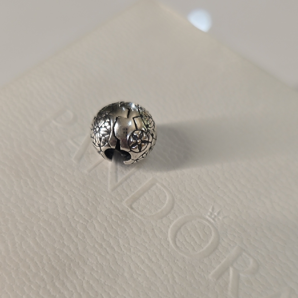 Authentic Pandora Vintage Clip